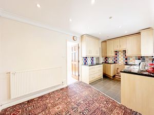 Kitchen- click for photo gallery